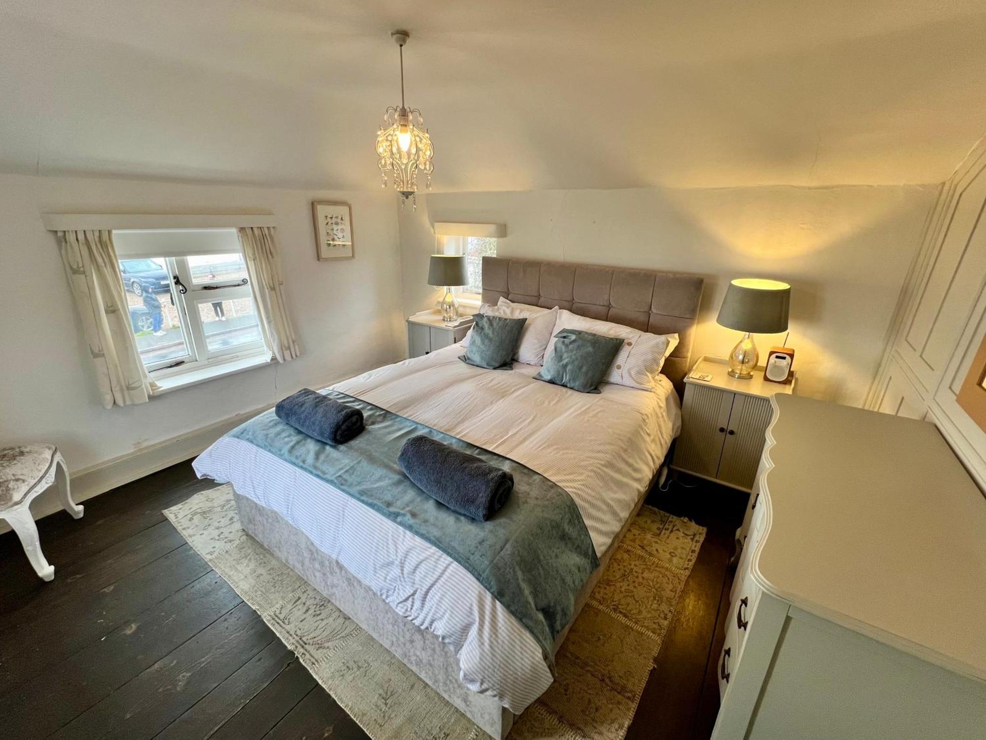 Cosy Coastal 2-Bedroom Cottage With Hot Tub And Log Burner West Mersea Exterior photo